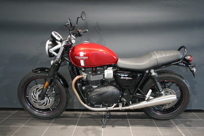TRIUMPH STREET TWIN 900