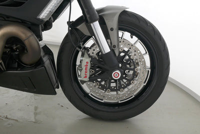 DUCATI DIAVEL STRADA