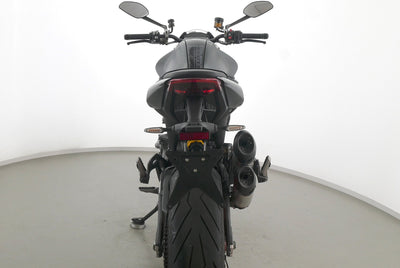 DUCATI MONSTER 937