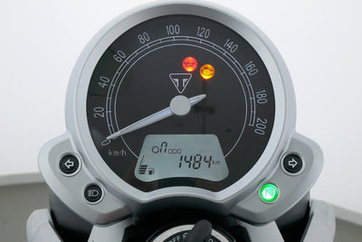 TRIUMPH STREET TWIN 900