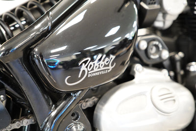 TRIUMPH BONNEVILLE BOBBER