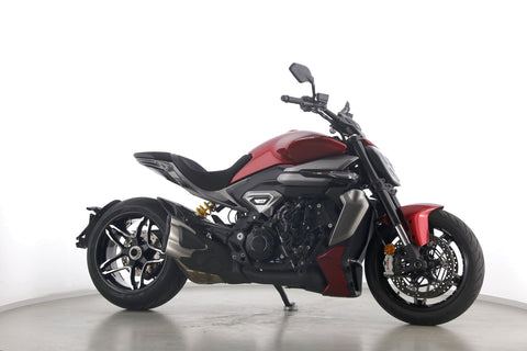 DUCATI X DIAVEL V4