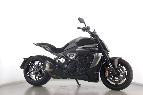 DUCATI X DIAVEL V4